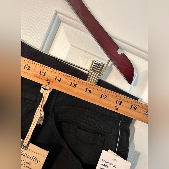 DEMOCRACY 18W Black Ab Technology Freedom Ankle Length Mold & Hold Stretch Jean - Picture 4 of 9